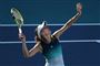 Caroline Wozniacki ses her under Miami Open.