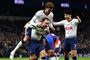 Christian Eriksen hyldes for sin scoring til 2-0.