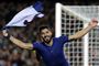 Luis Suárez scorede det første mål, da FC Barcelona lørdag vandt med 2-0 over Atlético Madrid.