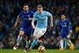 Chelseas Danny Drinkwater (i den mørkeblå trøje) skiftede fra Leicester til Chelsea i 2017.