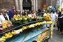 Da den kirkelige ceremoni var færdig, blev kisten ført væk på en rustvognscykel med blomster. Inden da dansede sambapiger Master Fatman ud af kirken. Urnen bliver i løbet af foråret nedsat på Assistens Kirkegård på Nørrebro.