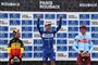 Philippe Gilbert (i midten) var taktisk snu og fysisk stærk, da han søndag vandt cykelklassikeren Paris-Roubaix.