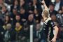 Donny van de Beek udlignede for Ajax i Torino kort efter, at Juventus var kommet foran ved Cristiano Ronaldo i Champions League-braget tirsdag aften.