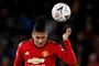 Manchester United og Chris Smalling møder onsdag Manchester City på Old Trafford. Med en sejr kan United hjælpe arvefjenden Liverpool til førstepladsen i Premier League og på vej mod det første Liverpool-mesterskab i 29 år. Arkivfoto.