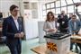 Stevo Pendarovski (t.v.), som er præsidentkandidat for den regeringskoalition, der ledes af Socialdemokraterne, stemmer ved søndagens valg sammen med sin hustru, Elizabeth Gjorgievska. Pendarovski går videre til anden valgrunde om to uger, hvor han møder Gordana Siljanovska Davkova fra det konservative parti VMRO-DPMNE.