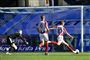 Formstærke Lucas Andersen (til højre) bragte AaB foran med 2-0 ude mod Randers FC. AaB vandt kampen med 2-0.
