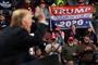 Præsident Trump talte torsdag i knap halvanden time ved et valgmøde i Green Bay, Wisconsin, i stedet for at deltage i den årlige middag for korrespondenter i Det Hvide Hus. Her hævdede han blandt andet, at babyer i Wisconsin kan blive "henrettet".