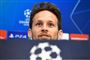 - Vi skal gå ind til kampen, som om det stod 0-0 og var første kamp. Vi skal spille aggressivt og vise vores angrebsiver, for opgøret er ikke forbi endnu, siger Daley Blind på tirsdagens pressemøde.