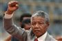 Billedet her er fra den 25. februar 1090 og viser Nelson Mandela få dage efter sin løsladelse. Mandela sad fængslet på Robben Island i 27 år, før han den 10. maj 1994 blev præsident i Sydafrika. (Arkivfoto).