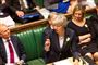 Premierminister Theresa Mays konservative parti og oppositionsleder Jeremy Corbyns Labour holder for tiden møder om brexit. Onsdag debatterede de i det britiske parlament.