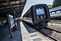 Forsinkede og aflyste toge koster samfundet 1,1 milliarder kroner om året. Statsrevisorerne kritiserer DSB og Banedanmark for utilfredsstillende information og kompensation. (Arkiv).