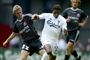 En ung Rasmus Würtz duellerer med Sibusiso Zuma i en superligakamp i 2004. I 2007 skiftede Würtz selv til FCK.