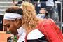 Serena Williams brugte 1 time og 16 minutter på at slå svenske Rebecca Peterson. Hun kan møde sin søster i anden runde.
