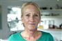 I dag 49-årige Ditte Sigsgaard har lært sig at leve et så godt liv i nuet som muligt trods sin Alzheimerdiagnose. Men hun forsøger ikke at tænke på fremtiden og håber, at forskerne kan finde medicin, der kan sinke sygdommens udvikling.