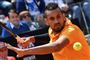 Den australske tennisspiller Nick Kyrgios havde tidligere i kampen fået pointstraf blandt andet for at skændes med dommeren.