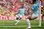 Manchester City-angriberen Raheem Sterling sparkede bolden det sidste lille stykke over målstregen, mens Gabriel Jesus jublede over 2-0-målet, som brasilianeren også kunne være noteret for.