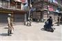 Halvmilitære indiske sikkerhedsfolk i Kashmir, som har været et af brændpunkterne under landets netop afskluttede maratonvalg. Tirsdag blev en delstatspolitiker og mindst ti andre dræbt ved et bagholdsangreb i den østlige del af landet.