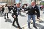 Brexit Party med EU-modstanderen Nigel Farage i spidsen står til en klar sejr ved europaparlamentsvalget torsdag, men han har også modstandere, blandt andet i Newcastle, hvor han blev angrebet med milkshake.