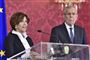 Østrigs præsident, Alexander Van der Bellen (t.h.), kunne torsdag præsentere landets midlertidige kansler, Brigitte Bierlein, på en pressekonference.