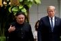 Nordkoreas leder, Kim Jong-un, og USA's præsident, Donald Trump, mødtes i februar til topmøde i Hanoi (billedet). Mødet endte brat uden en aftale, og det skal det nordkoreanske styre have straffet en række rådgivere for.