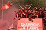 Andrew Robertson, James Milner, Jordan Henderson, Simon Mignolet, Daniel Sturridge, Alberto Moreno og Trent Alexander-Arnold lader sig hylde af fans.