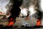 Sammenstød mellem demonstranter og militæret i Sudans hovedstad, Khartoum, udviklede sig mandag blodigt. Mindst 35 demonstranter meldes dræbt.