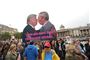 Sådan ser demonstranterne i London på forholdet mellem Donald Trump og Nigel Farage.