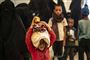 I den overfyldte al-Hol lejr i det nordøstlige Syrien gør kurdiske myndigheder klar til at sende omkring 800 kvinder og børn, som er blevet evakueret fra Islamisk Stats såkaldte kalifat tidligere i år, tilbage til deres hjemlande. (Arkivfoto)