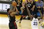 Toronto Raptors' guard Kyle Lowry (7) var stærkt medvirkende til Rators' sejr.