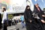 Iranske myndigheder har oprettet et nummer, hvor folk kan indberette "umoralsk adfærd", blandt andet hvis en kvinde drister sig til at tage sin hijab af i bilen, eller hvis man har kendskab til dansefester, hvor mænd og kvinder er blandet. (Arkivfoto)