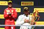 Sebastian Vettel fra Ferrari så søndag til i baggrunden, mens Lewis Hamilton (Mercedes) blev kåret som vinder i Montreal. Nu vil Ferrari have tilkendt sejren til Vettel, der modtog en tidstraf på fem sekunder i slutningen af grandprixet.