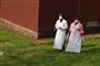 Sygeplejersker i Uganda på vej til ebola-patienter på et hospital i Bwera på grænsen til DRCongo, hvor næsten 1400 er døde af sygdommen.