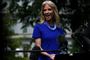 Kellyanne Conway, der er rådgiver i Det Hvide Hus, har flere gange udtalt sig kritisk om demokratiske præsidentkandidater, og hun bør derfor fyres, mener amerikansk tilsyn.
