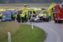 En minibus stødte lørdag formiddag sammen med en personbil ved Odby, Thyholm. Tre personer er i livsfare som følge af ulykken, oplyser Midt- og Vestjyllands Politi. Flere andre er kommet lettere til skade, lyder det videre. (Foto: presse-fotos.dk/Ritzau Scanpix)