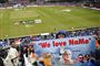 Over en milliard af verdens tv-seere sidder søndag klinet til tv-skærmene for at følge et VM-cricketopgør mellem Indien og Pakistan. Opgøret siges at være mere end en cricketkamp, da det findet sted på et tidspunkt, hvor spændingerne mellem de to lande er taget til - blandt andet på grund af konflikten i Kashmir.