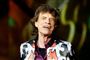 The Rolling Stones meddeler ifølge AP, at bandet vender tilbage til scenen efter udsættelsen af en turné i USA, fordi Mick Jagger skulle opereres. Bandet spiller fredag aften i Chicago's Soldier Field.