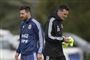 Lionel Messi (til venstre) og landstræner Lionel Scaloni (til højre) skal på hver sin måde forsøge at hjælpe Argentina til en sejr over Qatar søndag.