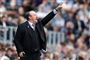 Rafael Benitez skal på jagt efter et nyt job, og Newcastle skal på jagt efter en ny manager.