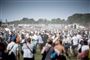 Der er fart på, da gæsterne først bliver lukket ind. Det gælder om at være hurtig for at sikre sig de mest attraktive steder. Gennemsnitsalderen for festivaldeltagerne er på 24 år. 
