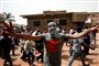 Titusinder af demonstranter var søndag på gaden i Sudans hovedstad, Khartoum, med krav om, at magten overdrages til et civilt styre.