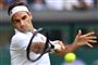 Roger Federer hentede lørdag sin sejr nummer 350 i grand slam-sammenhæng, da han besejrede Lucas Pouille ved Wimbledon.