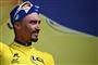 Julian Alaphilippe overtog den gule førertrøje efter sin etapesejr mandag i Tour de France.