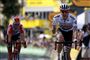 Iført sin sydafrikanske mesterskabstrøje tog Daryl Impey etapesejren foran Tiesj Benoot.