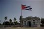 Cubas statsråd benåder det største antal fanger i fire år. Her ses det cubanske flag vaje over kirkegården Santa Ifigenia i byen Santiago de Cuba, hvor den afdøde cubanske leder Fidel Castro ligger begravet. (Arkivfoto).