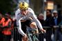 Tony Martin besøgte Luke Rowes hotel og lavede en video med Ineos-rytteren, hvor begge beklagede onsdagens batalje på Tourens 17. etape.