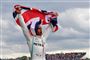 Sidste års verdensmester Lewis Hamilton er godt på vej mod at forsvare sin titel. Briten har vundet syv af sæsonens første ti Formel 1-løb og fører klart i det samlede regnskab.