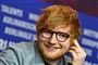 Den britiske musiker Ed Sheeran er voldsomt populær, og hans turné slår fredag en tidligere rekord og bliver dermed den mest indbringende turné i verdenshistorien. Det skriver nyhedsbureauet AP.