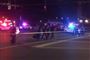 Politiet på gaden i det populære område Oregon i Dayton, hvor en gerningsmand skød og dræbte ni personer, inden han selv blev dræbt af politiet.