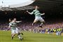 Erik Sviatchenko (til højre) kunne i 2016 fejre en scoring for Celtic mod Glasgow Rangers i en pokalkamp. Nu skal Sviatchenko møde Glasgow Rangers igen - men denne gang som FC Midtjylland-spiller.