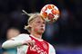 Kasper Dolberg forlod banen efter en halv time, da Ajax spillede 2-2 ude mod de græske mestre fra Paok tirsdag aften (arkivfoto).